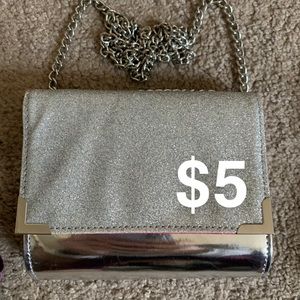 Clutches/Wristlets! SCROLL PHOTOS FOR MORE